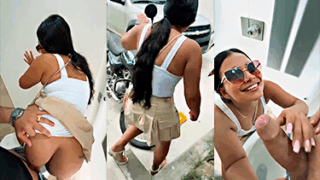 La puta de sex777 singando y sacando leche en un baño publico