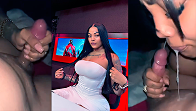 Mami Kim mamando un guebo hasta sacar todas la leche