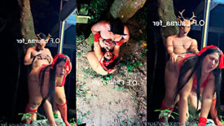 Laura Bernal Xxx @lauraa_fer Caperucita Roja se come al lobo, follándolo atado a un árbol