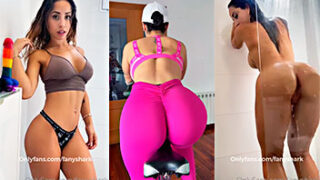 Fany Shark Xxx La española Fany Shark se mete un plug anal y también se pajea rico