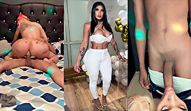 La Mami Gold Xxx @lamamigold Papi se va a soltar el condón, espera dice la trans, cogiendo por el culo