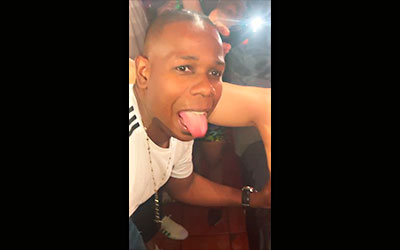 Fiesta porno Su Corillo Dominicana Le Gitan La Chupa Bien, A La Stripper