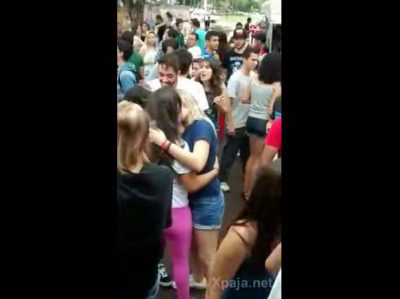 La Rubia coje a la Morena