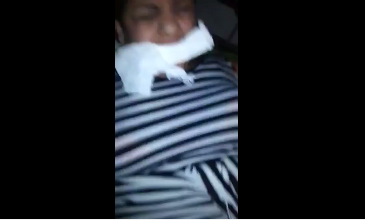 Anal Virgen, Tiene Un Trapo En Su Boca De Tanto Gritar