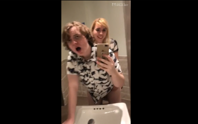 Transexual Le Folla El Culo A Su Novio En El Baño