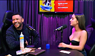 Española Cachonda En Plena Entrevista Enseña Las Tetas