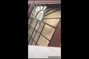 Mi Vecinos Rapando Todos Los Días A Esta Misma Hora