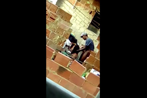 Dominicana Fue Pillada Pegando Cuernos En La Construcción